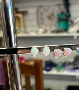 Opal stud teardrop