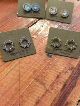 Ear mint earrings circles with stone